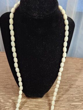 Vintage Whie Beaded Necklace